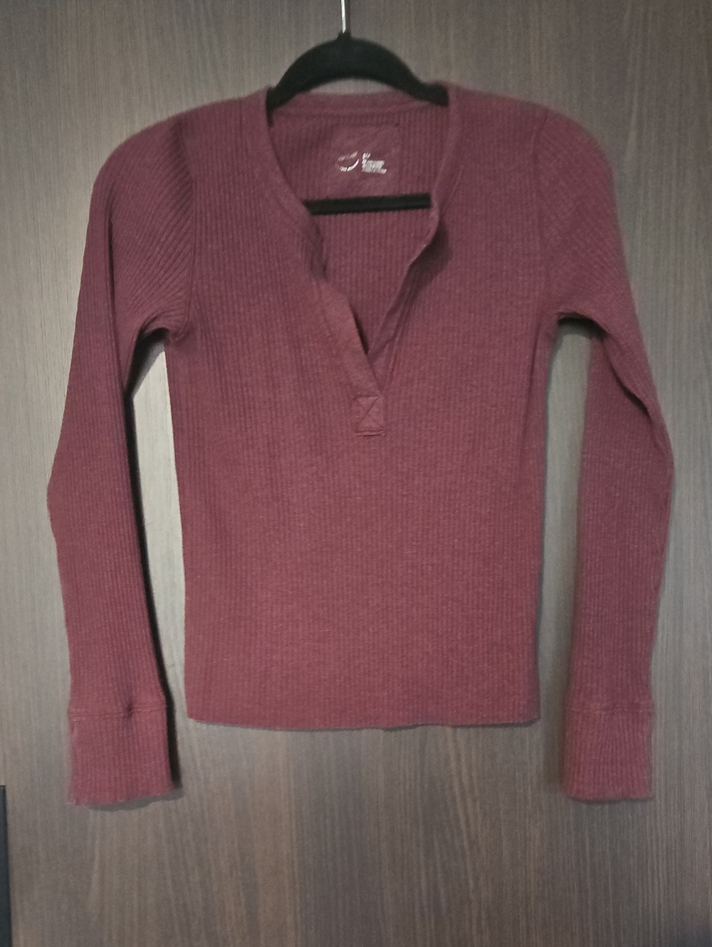 aerie Ribbed Long-Sleeve Henley Top - Wine